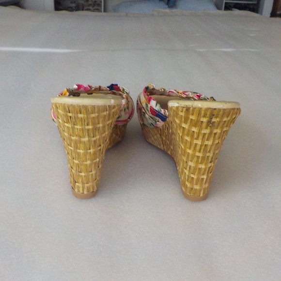 SOLD Multi Color Fabric Platform Sandals NEW - Picture 7 of 8